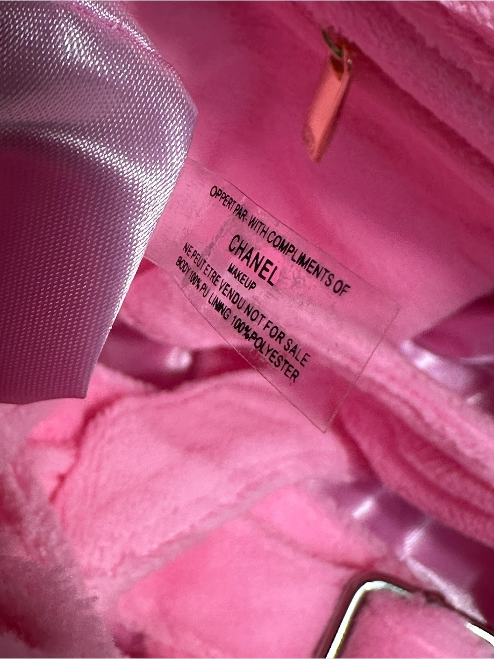 GWP CC precision - Pink Plush crossbody bag - Picture 7 of 8